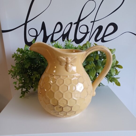 Bee Inspired Embossed Honeycomb Ceramic Pitcher | 5 Cup Capacity | Golden Yellow - Picture 7 of 7